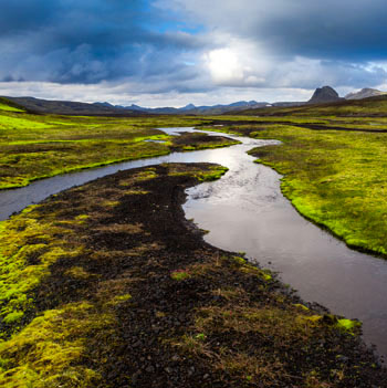 Landschaft im Hochland mit Fluss